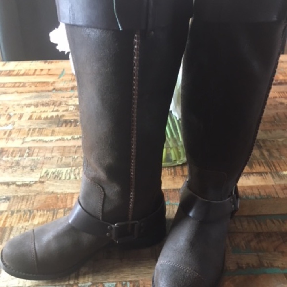 Ugg antique leather boots